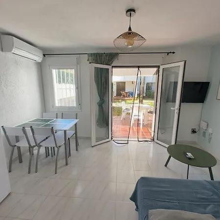 Homey Ground Floor Flat In Διαμέρισμα
