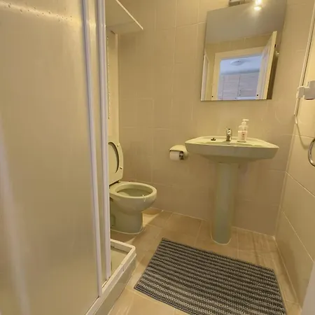 Apartamento Homey Ground Floor Flat In