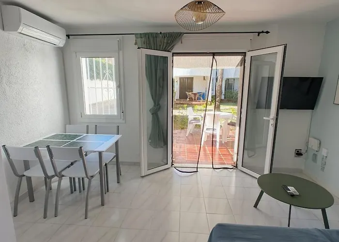 Homey Ground Floor Flat In Διαμέρισμα